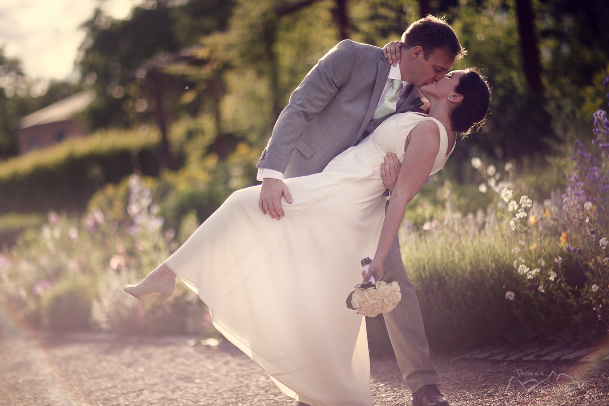 Mikael & Erika - Wedding at Rosendals trädgård